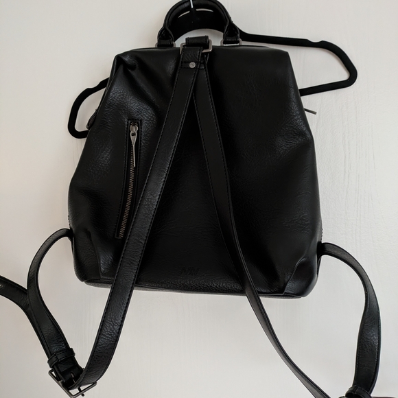 Matt & Nat Black Backpack - Picture 4 of 6